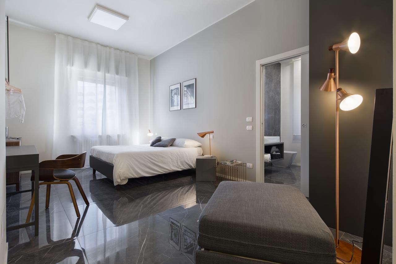 Suite Vogue Stazione Voghera Bagian luar foto