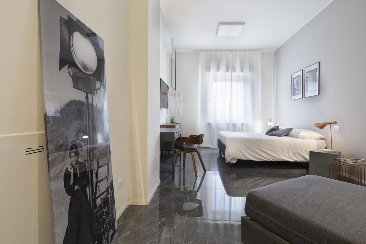 Suite Vogue Stazione Voghera Bagian luar foto